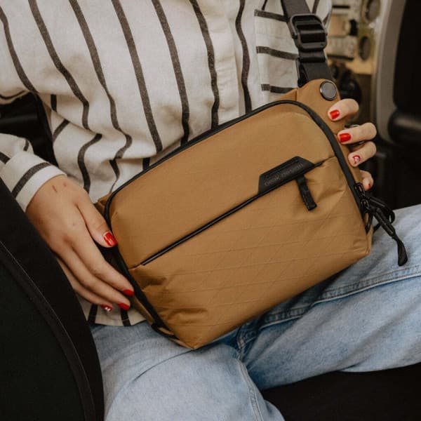 Peak Design Everyday Sling 3L v2 skuldertaske, sandbrun
