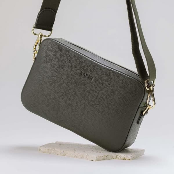 Aarni Large Crossbody Bag -axelväska, oliv/guld