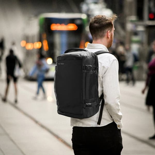 Tech-Protect Travel DatorRyggsäck 28L Defender - Svart