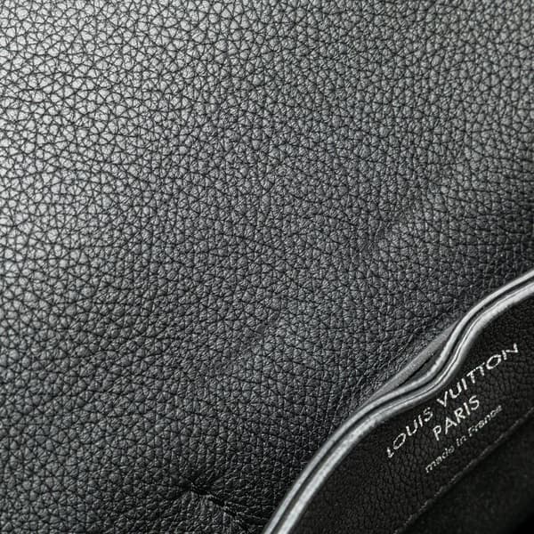 Pre-owned Louis Vuitton Taurillon Lockme Backpack Black