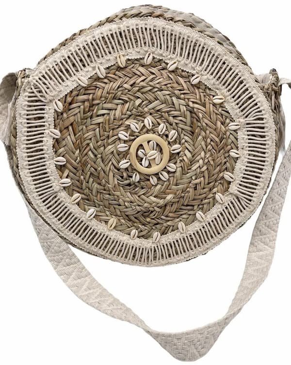 Rund stråväska i boho-stil