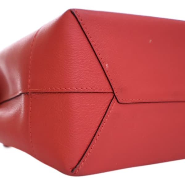 Pre-owned Louis Vuitton Calfskin Lockme Backpack Red