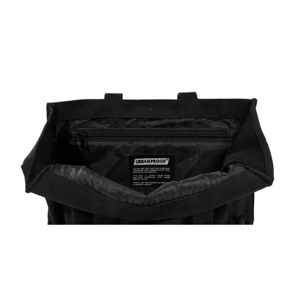 Urban Proof Väska Essential Up 22l Svart