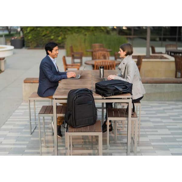 Kensington Portfölj För Bärbar Dator Contour 2.0 Business 15.6´´ Svart