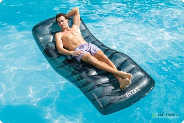 Oppustelig sort bademadras 191x99cm INTEX