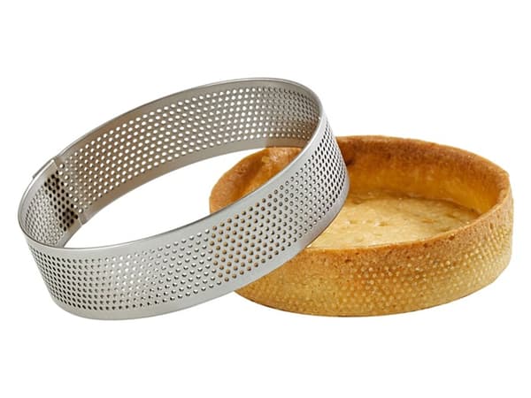 Perforerad pajform med kant 8 cm / 6 delar