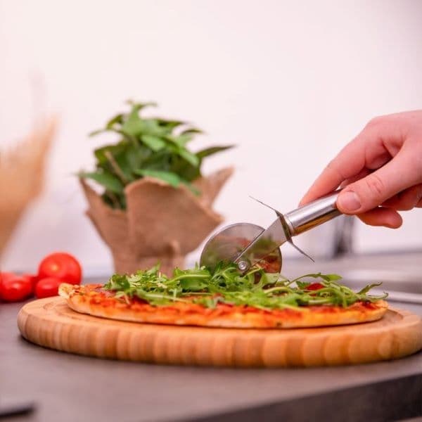 Pizzaleikkuri ruostumattomasta teräksestä