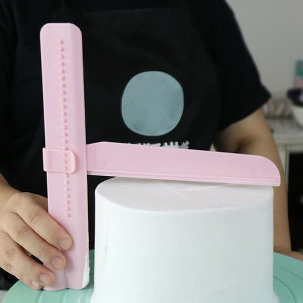 Adjustable Cake Edge Spatula Cream Scraper