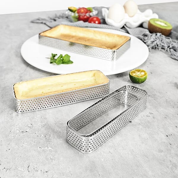 Perforerad tartletform 10x4xh2cm rektangulär tartkant