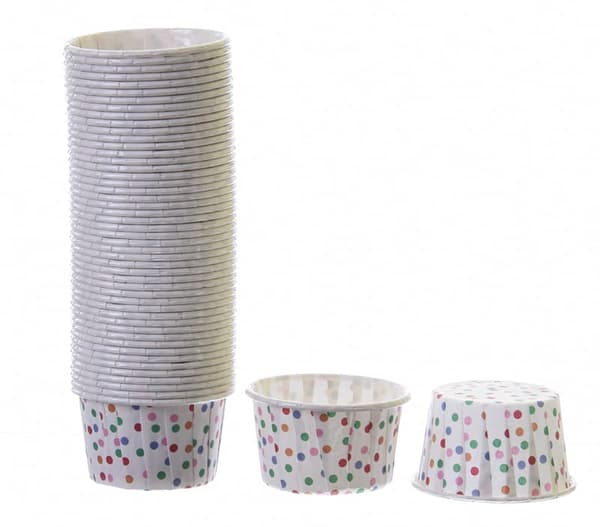 Pappkoppar muffinsformar vita prickar 44x35 mm / 50 st
