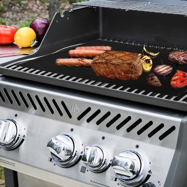 Set med 4 återanvändbara non-stick grillmatta för gasgrill svart