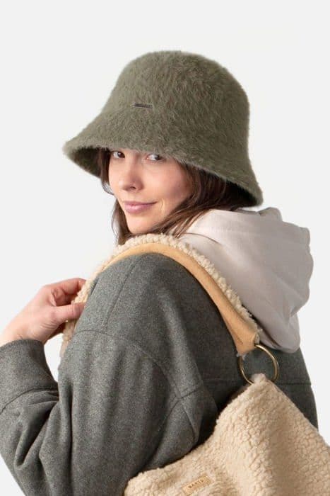 Mössa - balaclava - chapka - basker - kepi - hörselkåpa Barts - 15-0000004501 - Lavatera vintermössa för kvinnor