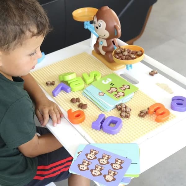 Tikkie the Math Scale - Utbildningsspel - JADE - Montessori - Från 5 år