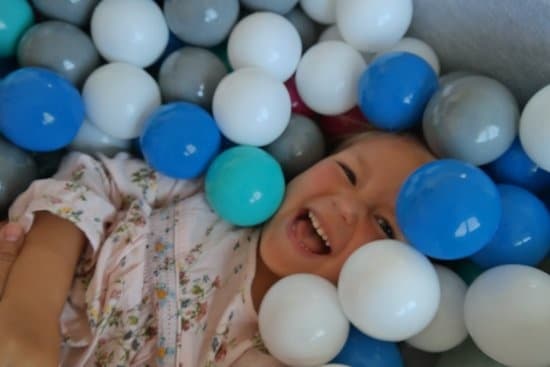 Ball pool - solid ball pool - 90x90 cm - 150 balls Ø 7 cm - hvid, lyserød, grå, sort.