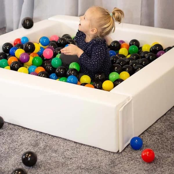 IGLU Soft Play Bollhav Montessori Motorik för småbarn 1-5 år