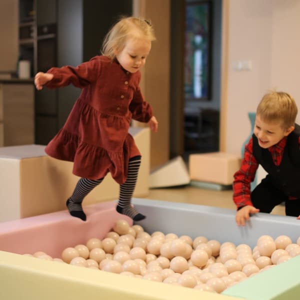 IGLU Soft Play Bollhav Montessori Motorik för småbarn 1-5 år