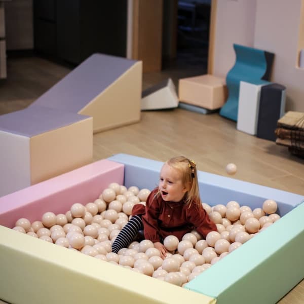 IGLU Soft Play Bollhav Montessori Motorik för småbarn 1-5 år