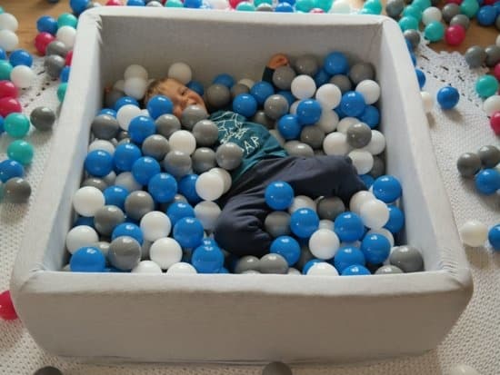 300-balls lekplats med tvättbart överdrag, 90x90cm, perfekt present till barnbarn
