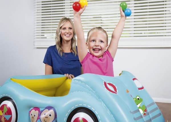 Fisher Price® bollhav - racingbil med 25 bollar inkluderade