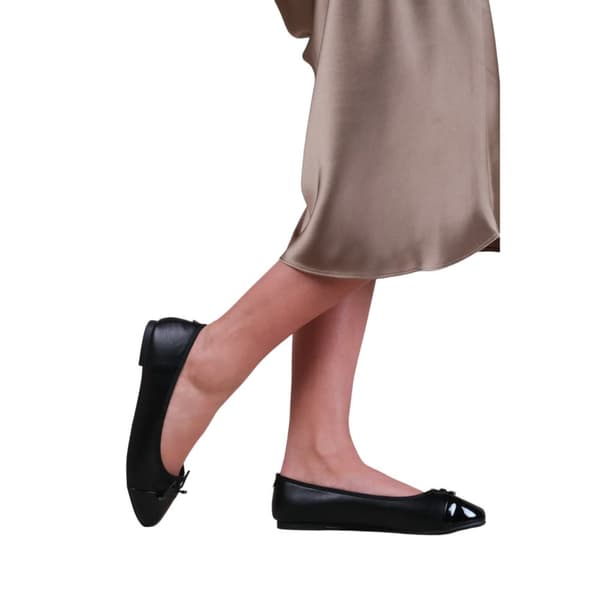 Where's That From Dam/Ladies Janice Bow Extra Wide Ballerina Flats