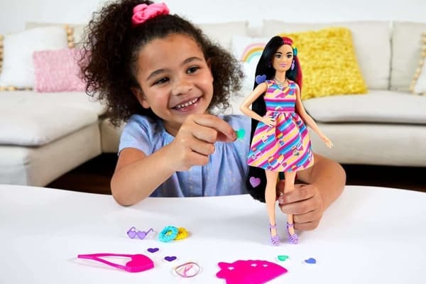 Mattel Barbie Totally Hair dukke (svart hår) i kjole med hjertetrykk