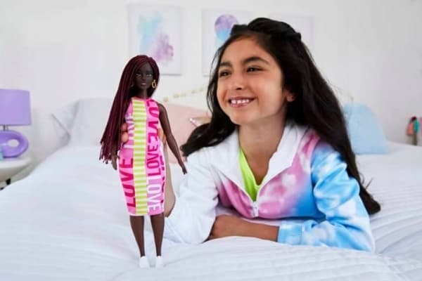 Mattel Fashionistas Barbie-dukke. HBV18 fasjonable venner