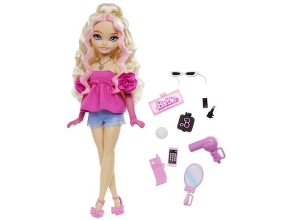 Mattel Barbie Dream Besties Malibu and accessories, doll