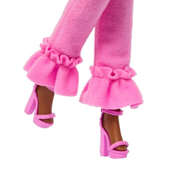 Barbie Deluxe Style Dukke Flettet hår med pink tøj