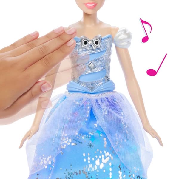 Disney Princess Askungen Docka med ljus och ljud