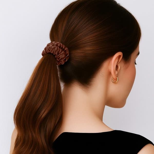 Chouchou Klassisk för Hår i Plisserad Satin Minimalistisk Brun Brun
