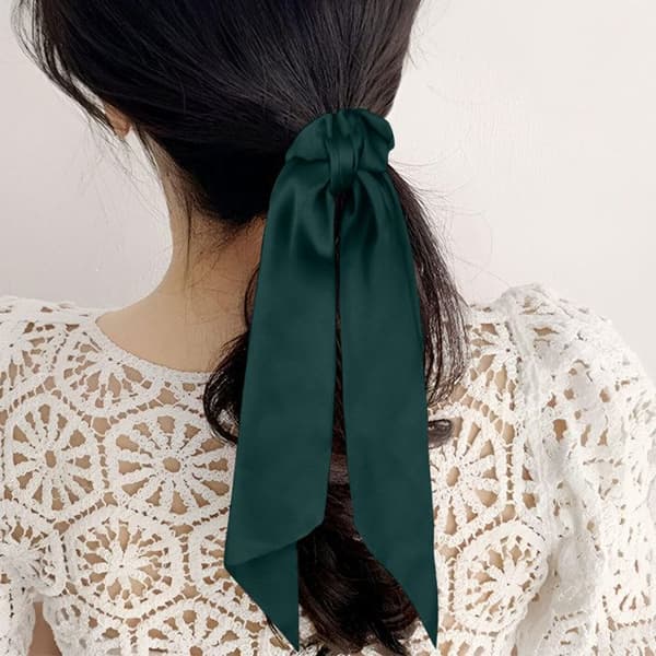 Chouchou Foulard Lång för Hår i Satäng med Dubbel Volangknut Grön Smaragd Mörk Grön