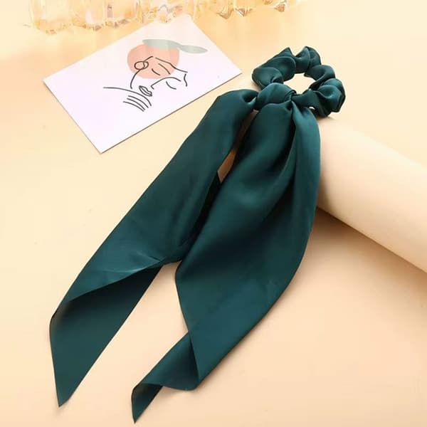 Chouchou Foulard Lång för Hår i Satäng med Dubbel Volangknut Grön Smaragd Mörk Grön