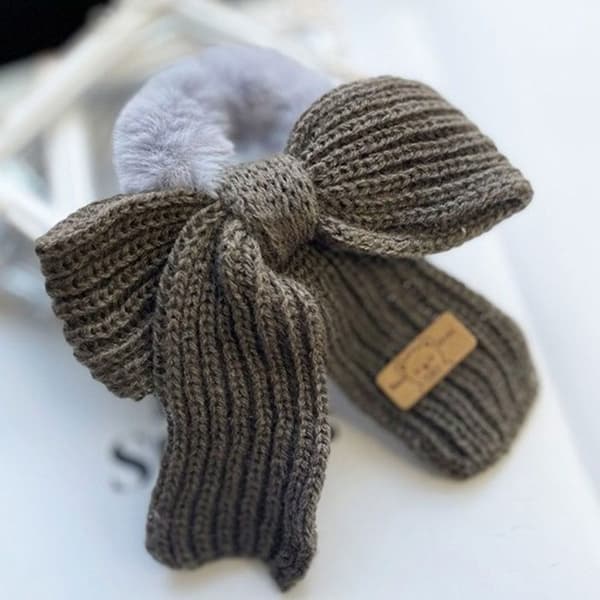 Chouchou Duveteux för Hår i Fleece och Gammal Grå Stickad Slips