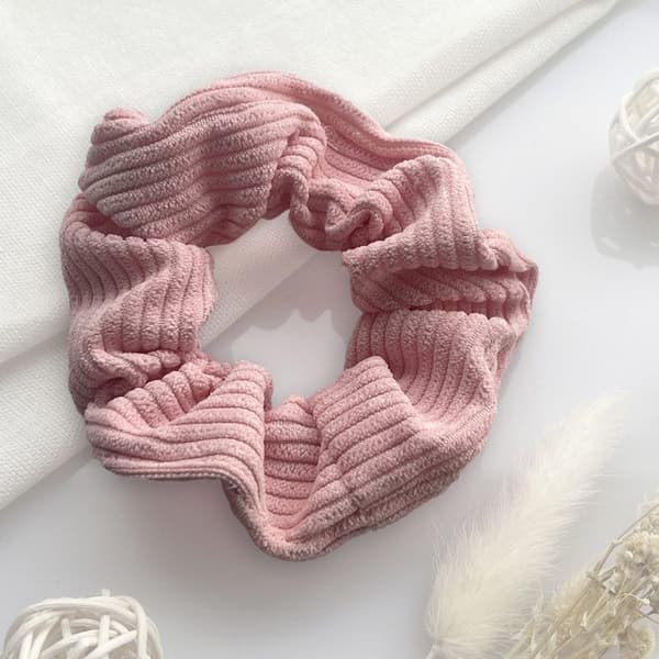 Chouchou klassisk för hår i vintage rosa ribbat sammet