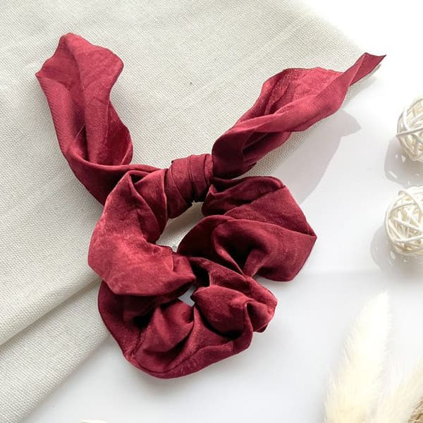 Chouchou Foulard Kort för Hår i Siden Elegant Fjäril Bordeaux Bordeaux