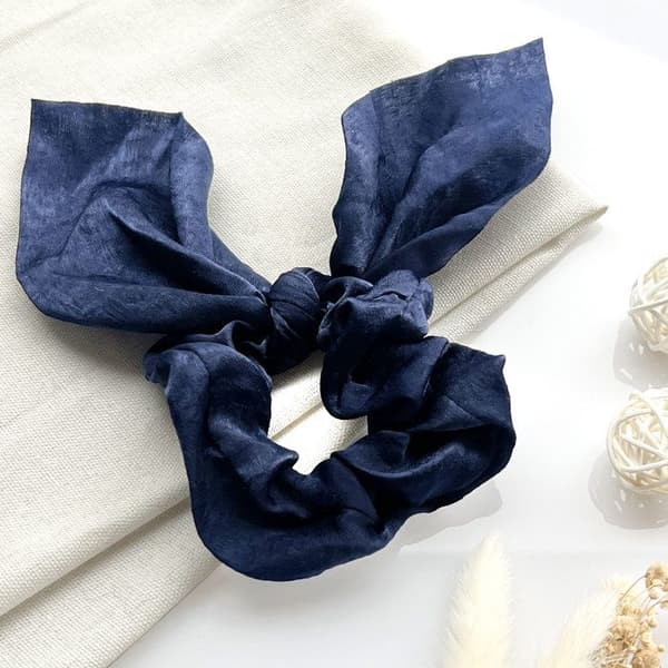 Chouchou Foulard Kort för Hår i Satin Elegant Blå Marin