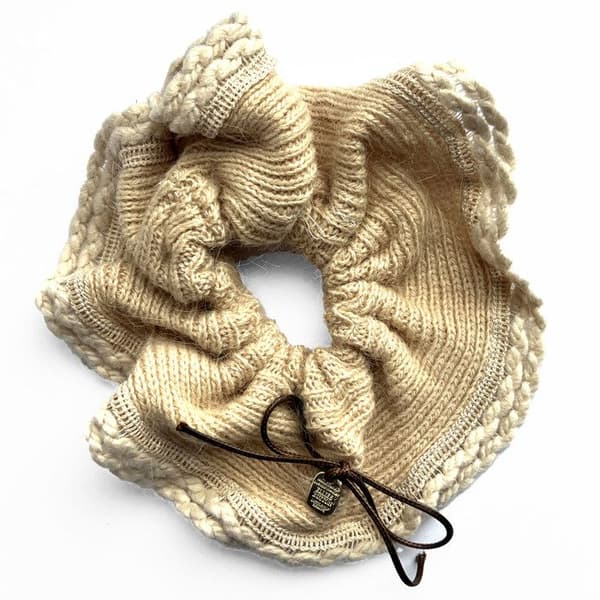 Chouchou Klassisk för Hår i Mjukt Minimalistiskt Beige Beige