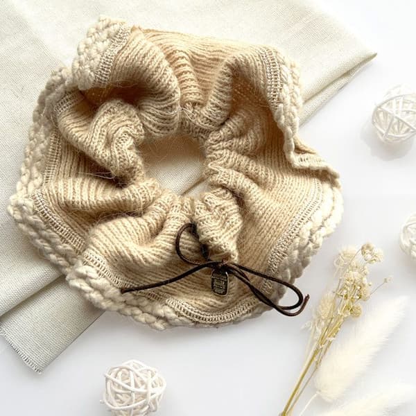 Chouchou Klassisk för Hår i Mjukt Minimalistiskt Beige Beige