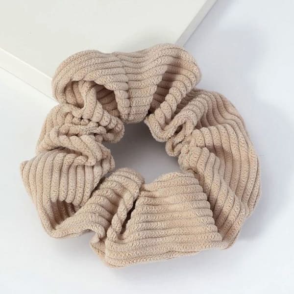 Chouchou Klassisk för Hår i Vintage Beige Ribbat Sammet