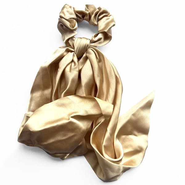 Chouchou Foulard Lång för Hår i Satin med Dubbel Volangknut Beige Beige