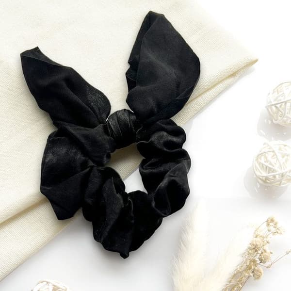 Chouchou Satin Hårband Kort Elegant Svart Butterfly