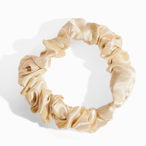 Chouchou Klassisk för Hår i Plisserad Satin Diamant Chic Beige Beige