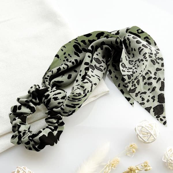 Chouchou Foulard Lång för Hår i Retro Grön Djurmönster Satin