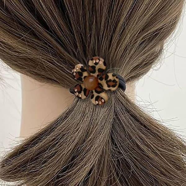 Elastiskt casual hårband med blommor pärlemor leopardmönster samt brunbeige.