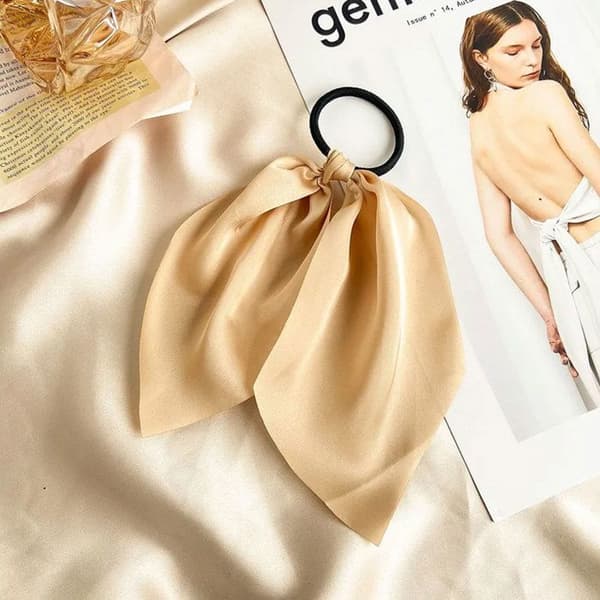 Satinband i enhetlig ljusblå beige för hår elastisk scarf
