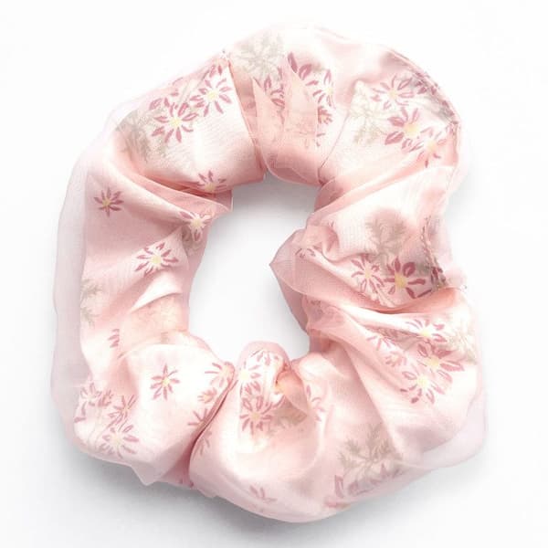 Chouchou Klassisk för Hår Dubbel Draperad Blommig i Delikat Rosa Tyll