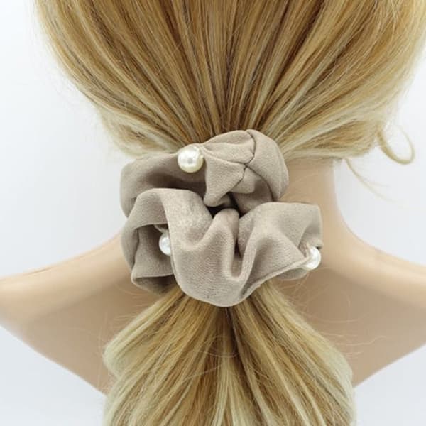 Chouchou Klassisk för Hår i Satinpärl Glamour Beige Beige