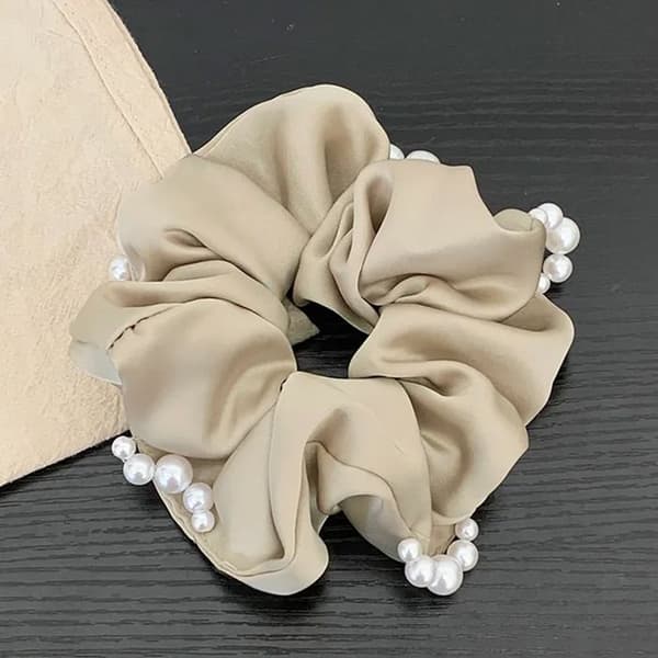 Chouchou Klassisk för Hår i Satinpärl Glamour Beige Beige