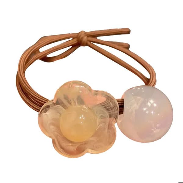 Elastisk casual hårband med pärlemorsblomma och delikat beige akrylperla