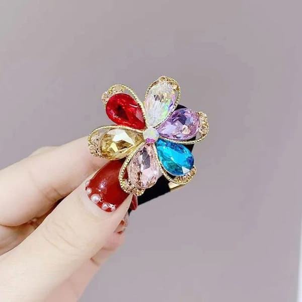 Elastisk Casual för Hår med Blommig Lyster i Raffinerade Multikromatiska Strass